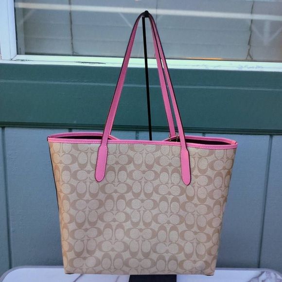 Coach X Disney Cinderella City Tote In Signature C Canvas With Patches - Picture 2 of 11